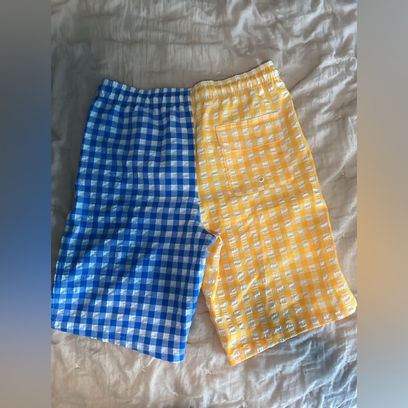 Checkered Shorts/Swim Trunks - Picture 2 of 3